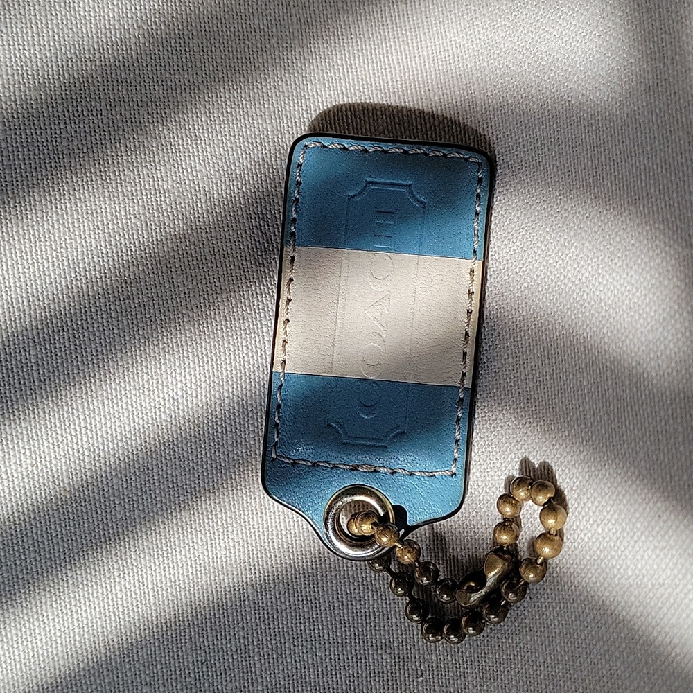 Coach tag